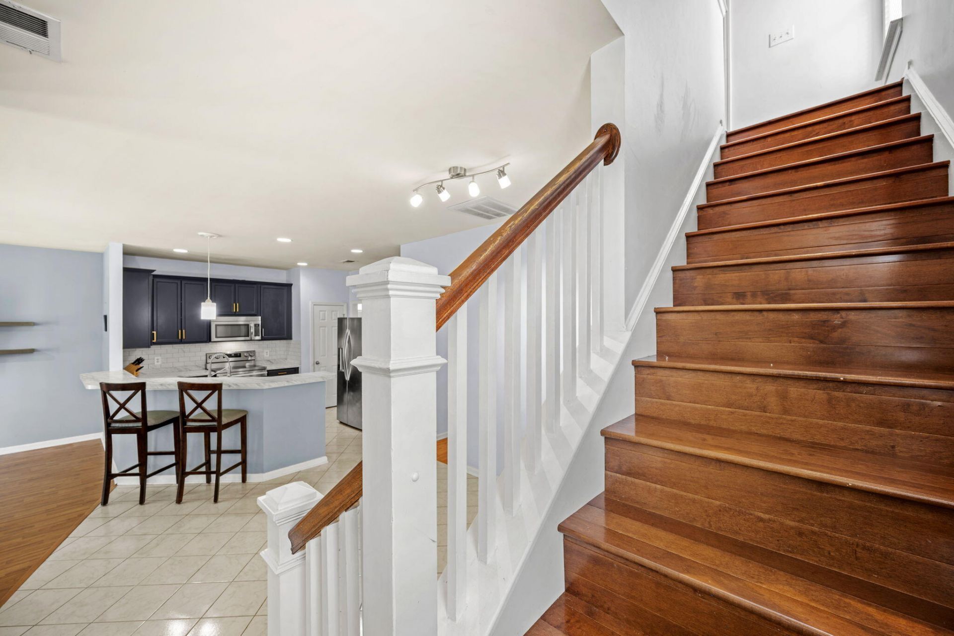 191 Avonshire Drive Photo 13