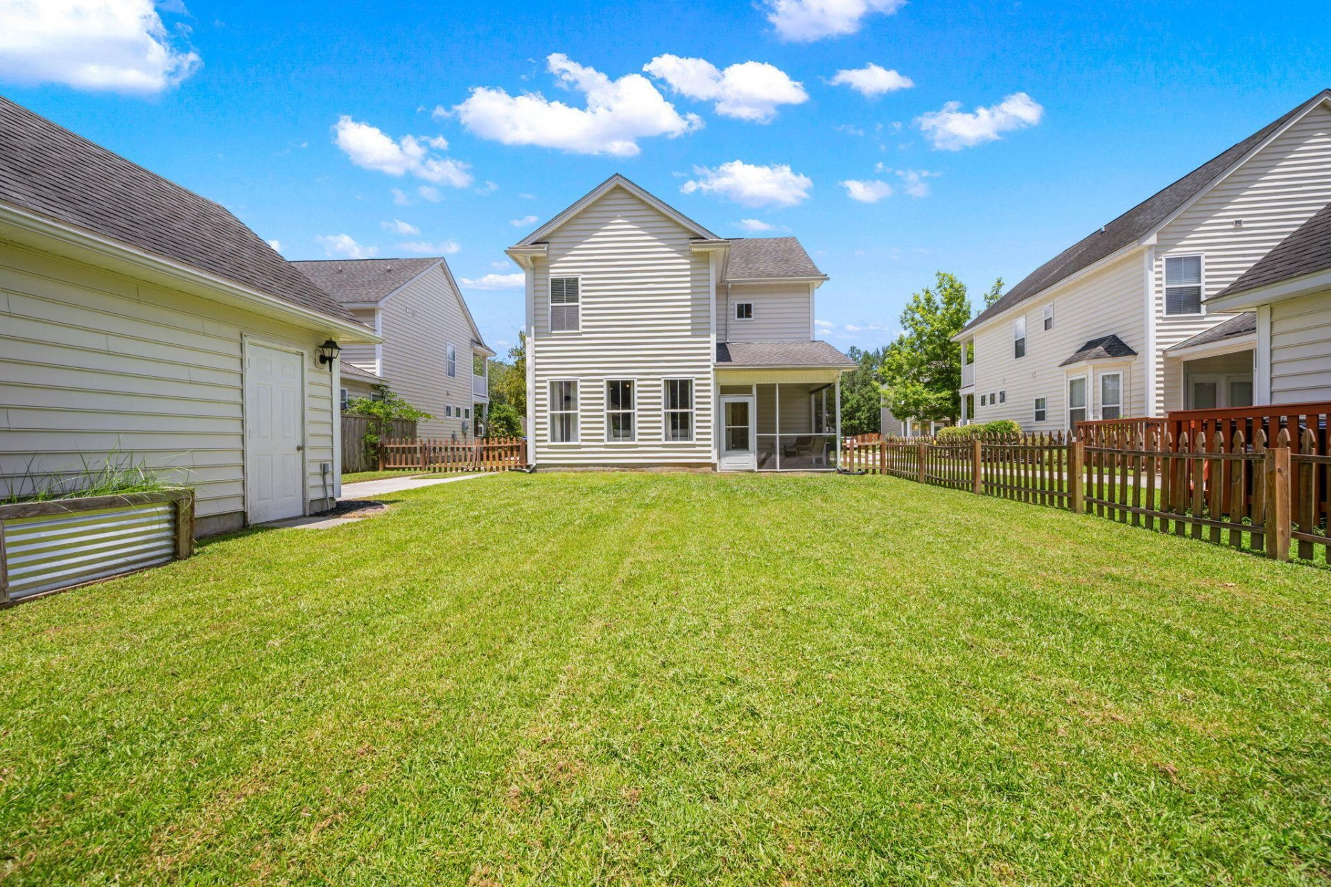 191 Avonshire Drive Photo 24