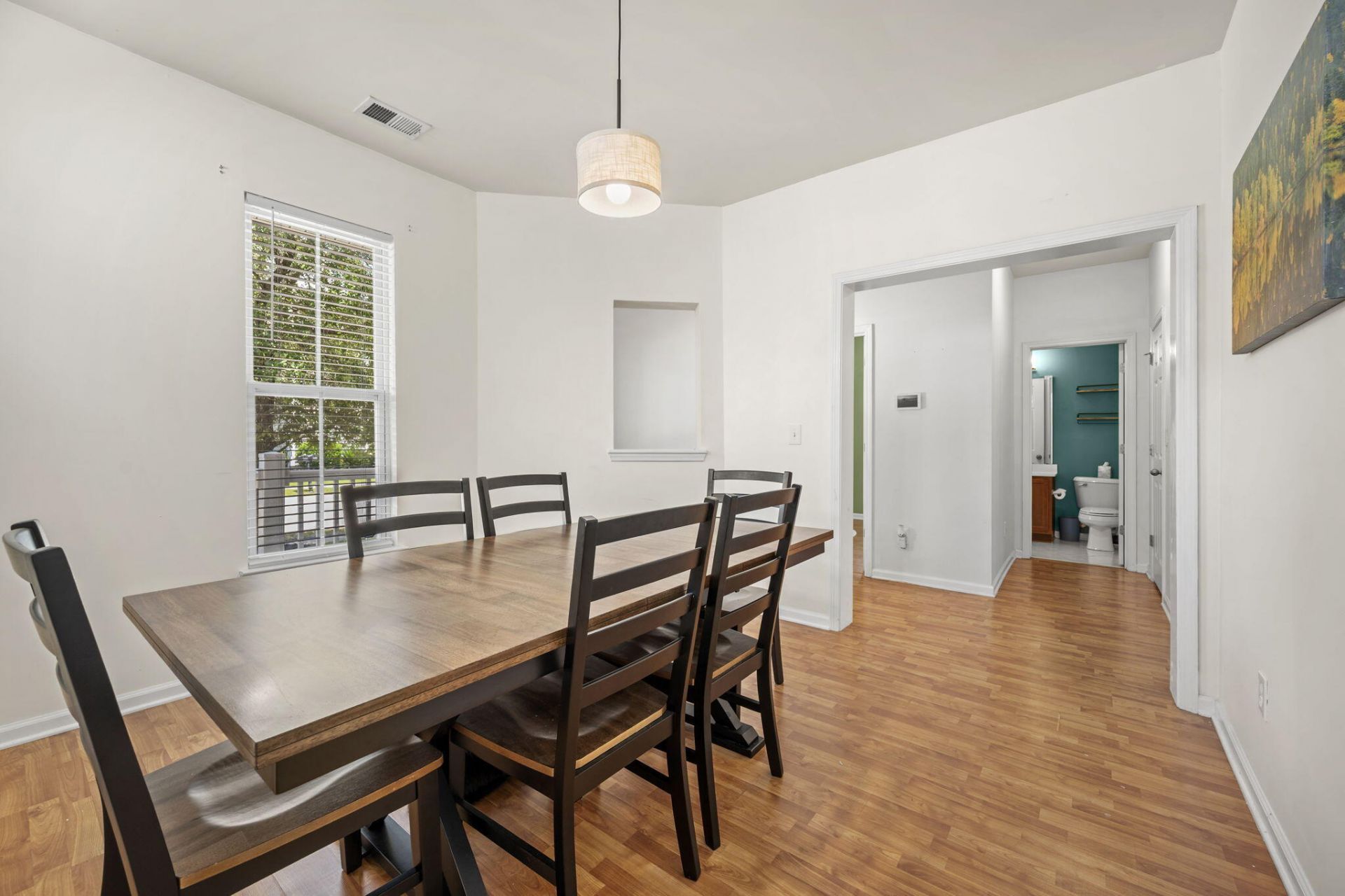 191 Avonshire Drive Photo 7