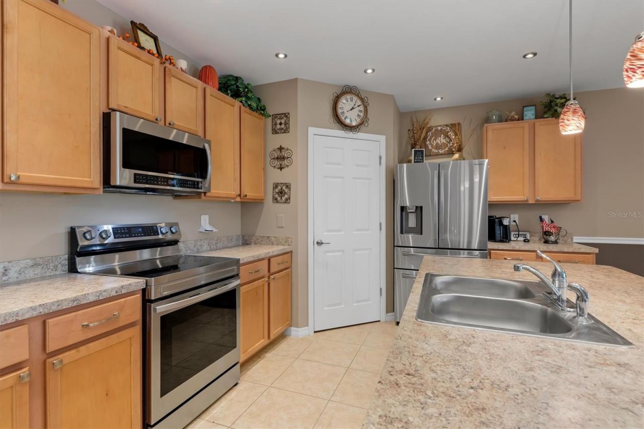 7436 Mikasa Drive, Punta Gorda, FL 33950 Photo
