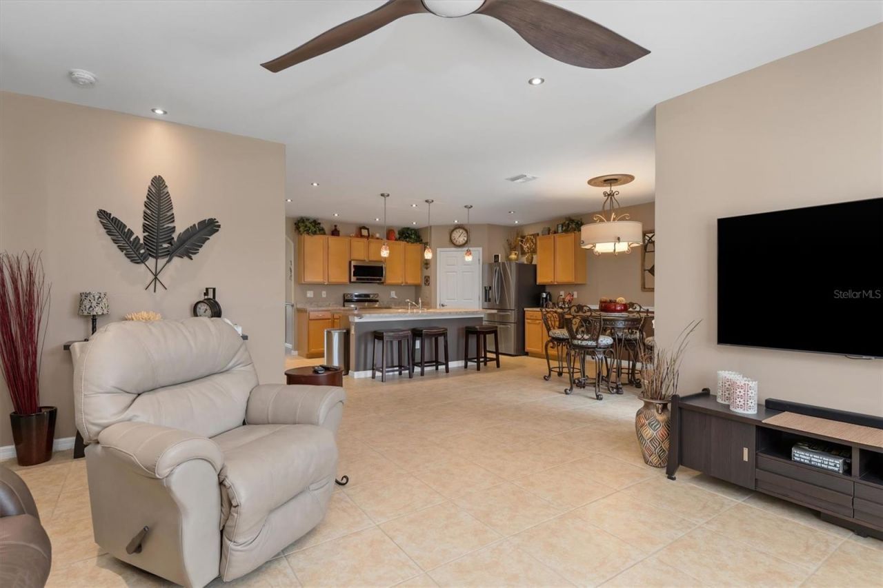 7436 Mikasa Drive, Punta Gorda, FL 33950 Photo