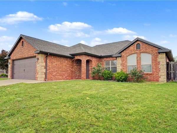 6115 S 37Th Street , Rogers, AR 72758