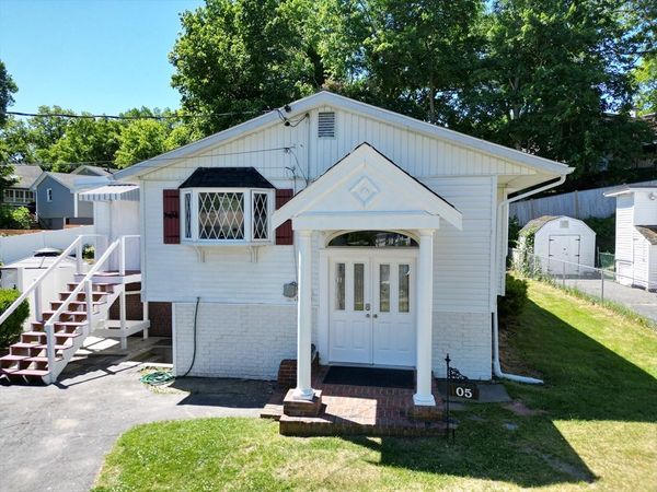 5 Dietz Ct, Boston, MA 02136
