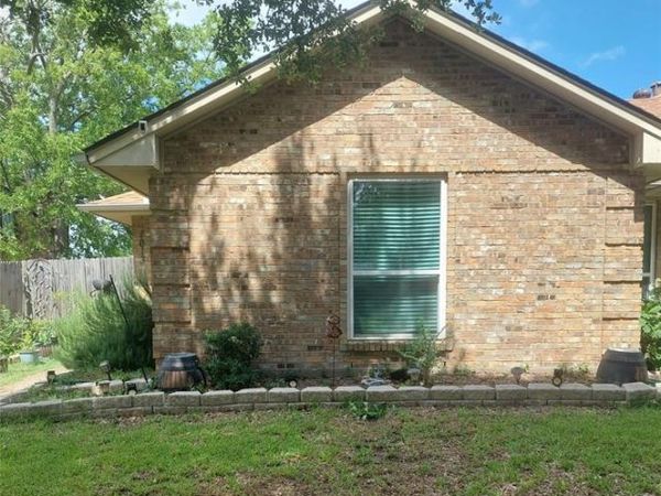 1613 Crescent Lane , Duncanville, TX 75137