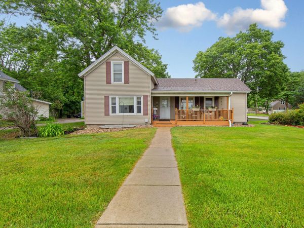806 5th Street NW, Faribault, MN 55021