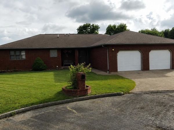 1603 Davis Circle , Mountain Grove, MO 65711