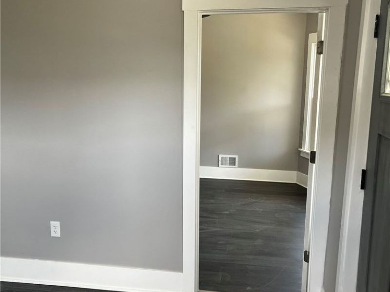 10905 Grandview Avenue, Cleveland, OH 44104 Photo 6