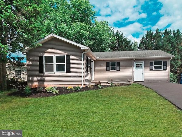 55 SHAWNEE TRAIL, YORK HAVEN, PA 17370
