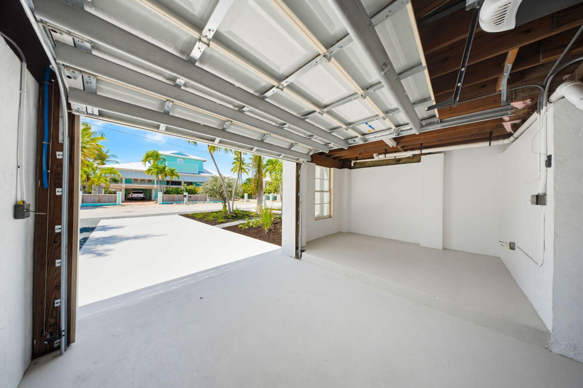 17042 W Starfish Lane, Sugarloaf, FL 33042 Photo