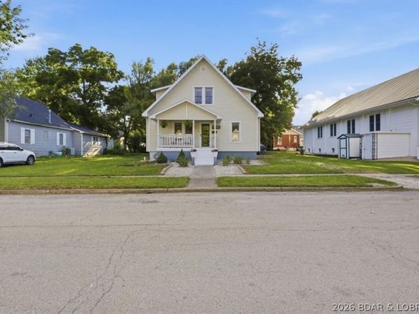 209 N Maple Street , Eldon, MO 65026