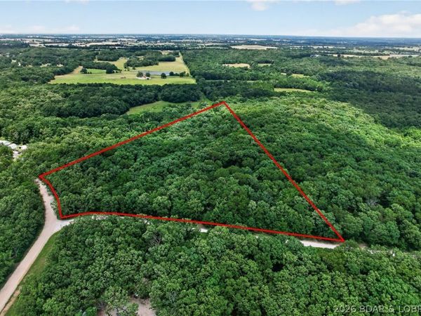 17417 Old Woods Place , Barnett, MO 65011