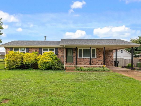 708 Elmhurst Ave, Muscle Shoals, AL 35674