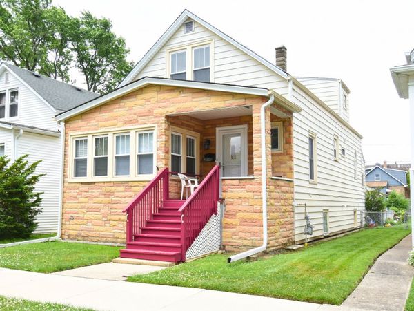 4945 W Waveland Avenue , Chicago, IL 60641