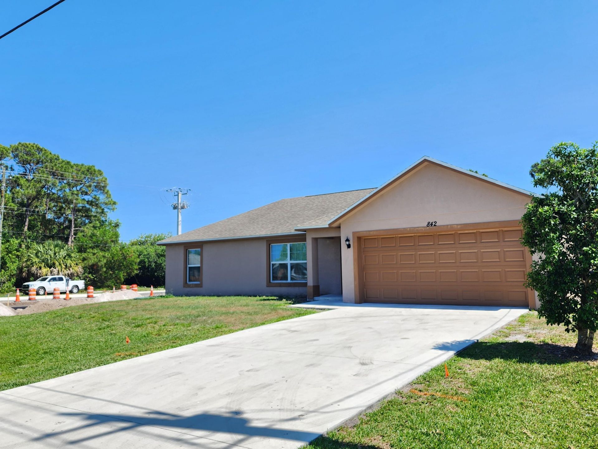 842 SE Walters Terrace, Port Saint Lucie, FL 34983 Main Photo