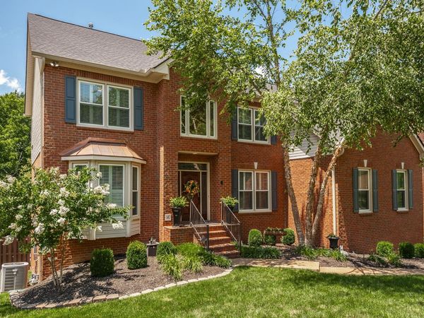 822 Overhills Dr, Old Hickory, TN 37138