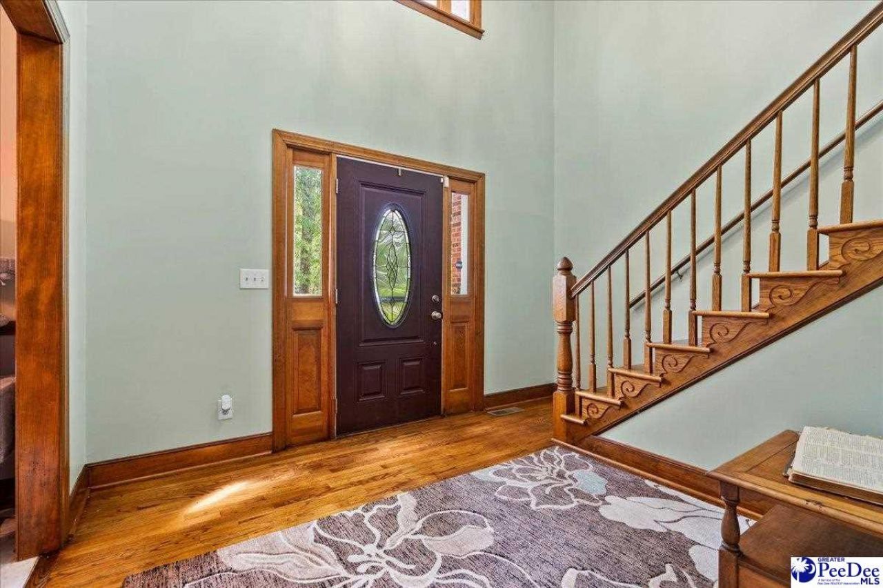 543 White Oak Circle Photo 7