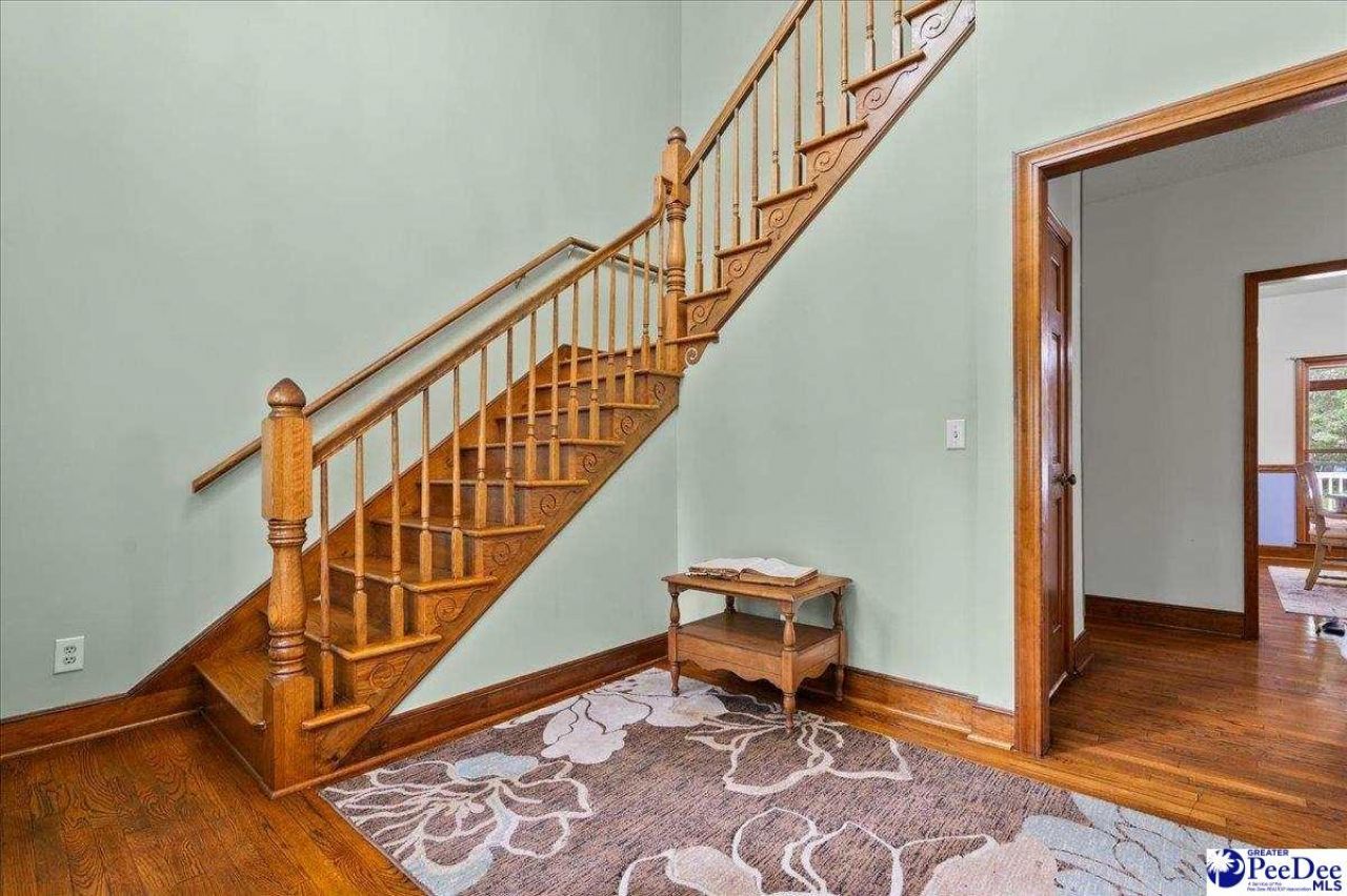 543 White Oak Circle Photo 8
