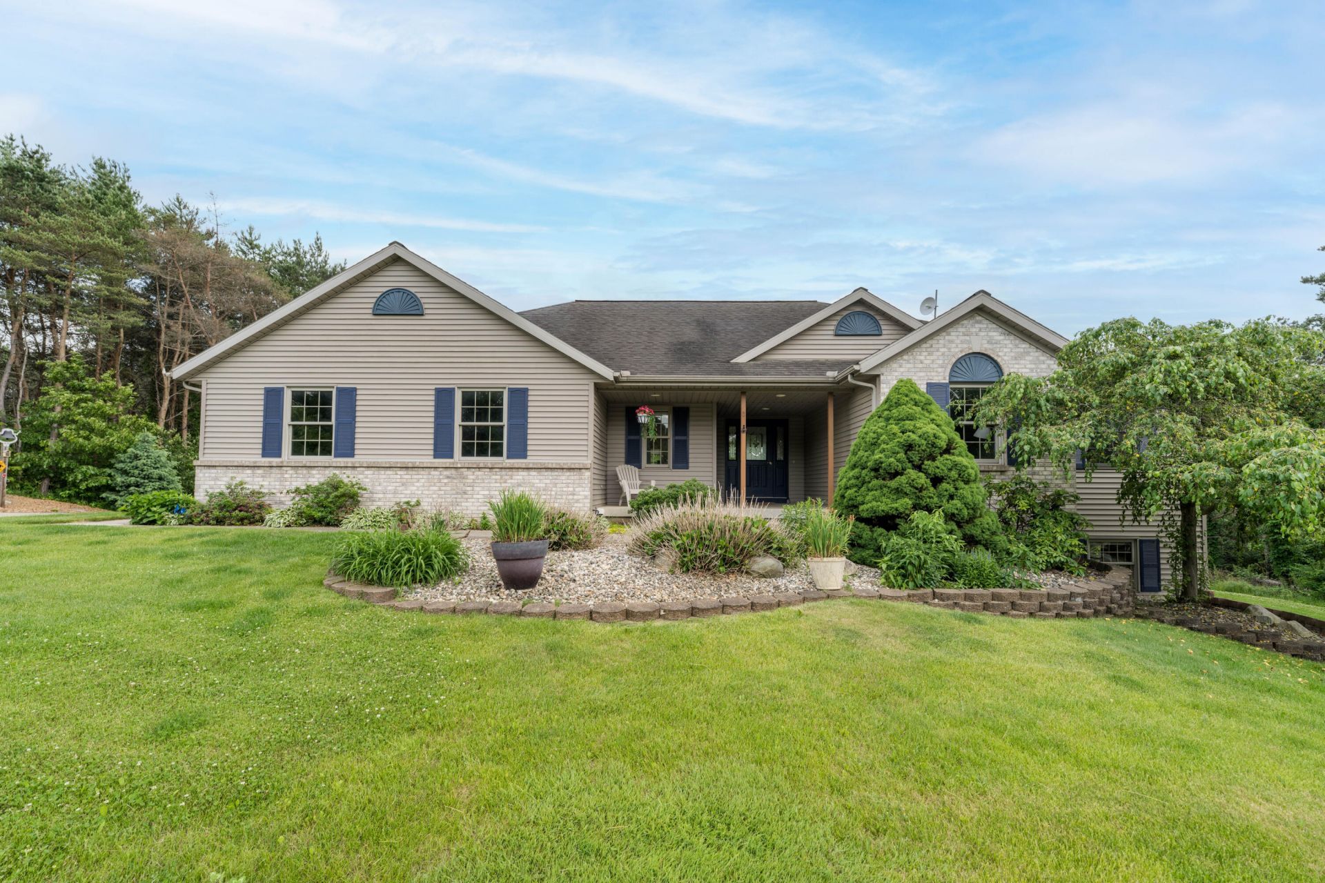 2124 Hilltop View Drive, Dorr, MI 49323 Main Photo