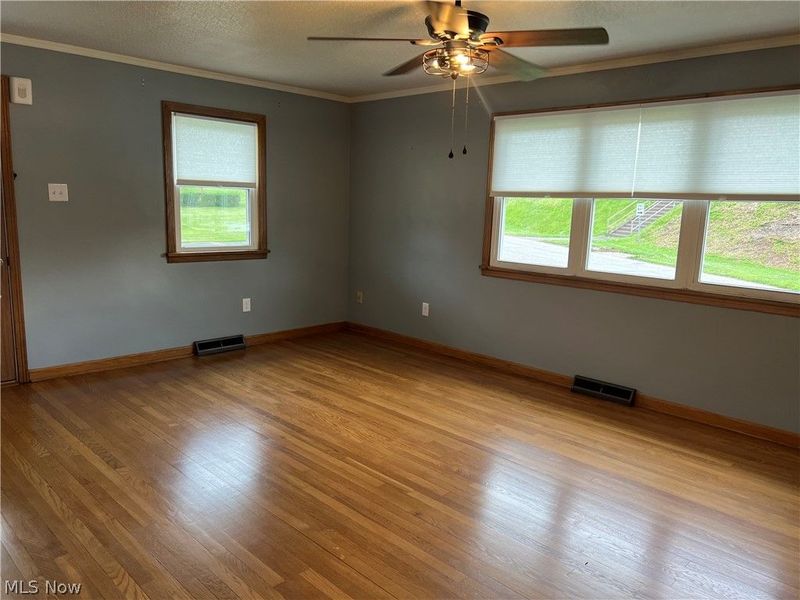 100 W 44th Street, Shadyside, OH 43947 Photo 2