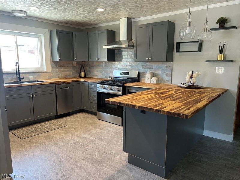 100 W 44th Street, Shadyside, OH 43947 Photo 6