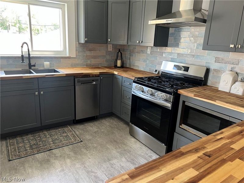 100 W 44th Street, Shadyside, OH 43947 Photo 7