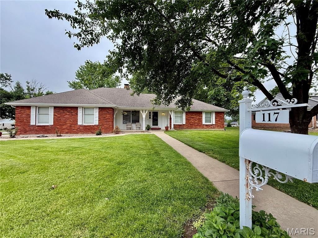 117 Sharon Drive , Montgomery City, MO 63361 Main Photo