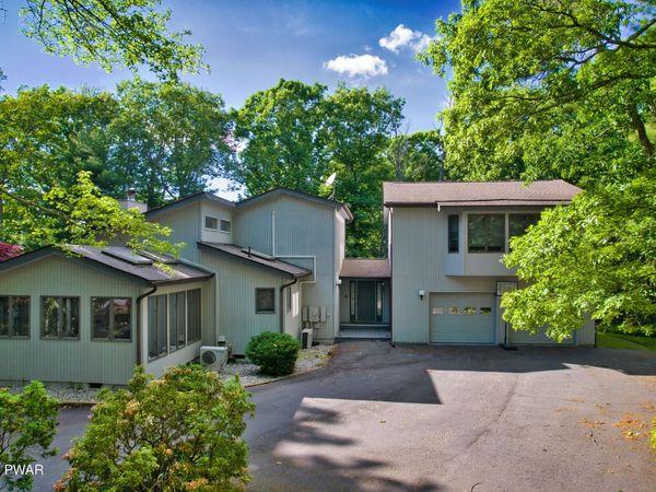 201 Broadmoor Drive , Hawley, PA 18428