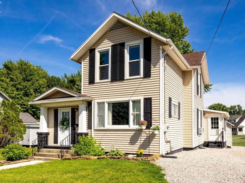 421 Kilbourne Street, Bellevue, OH 44811 Photo 3