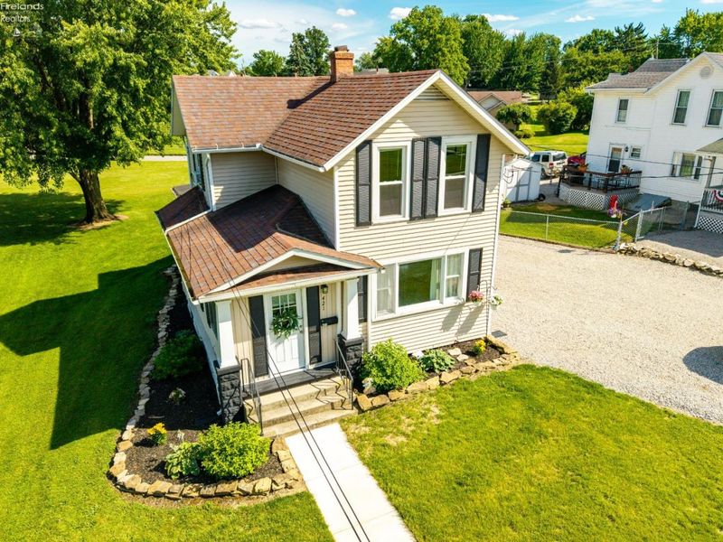 421 Kilbourne Street, Bellevue, OH 44811 Photo 4