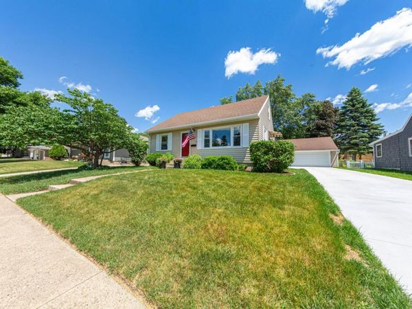 1512 10th Avenue NE, Rochester, MN 55906