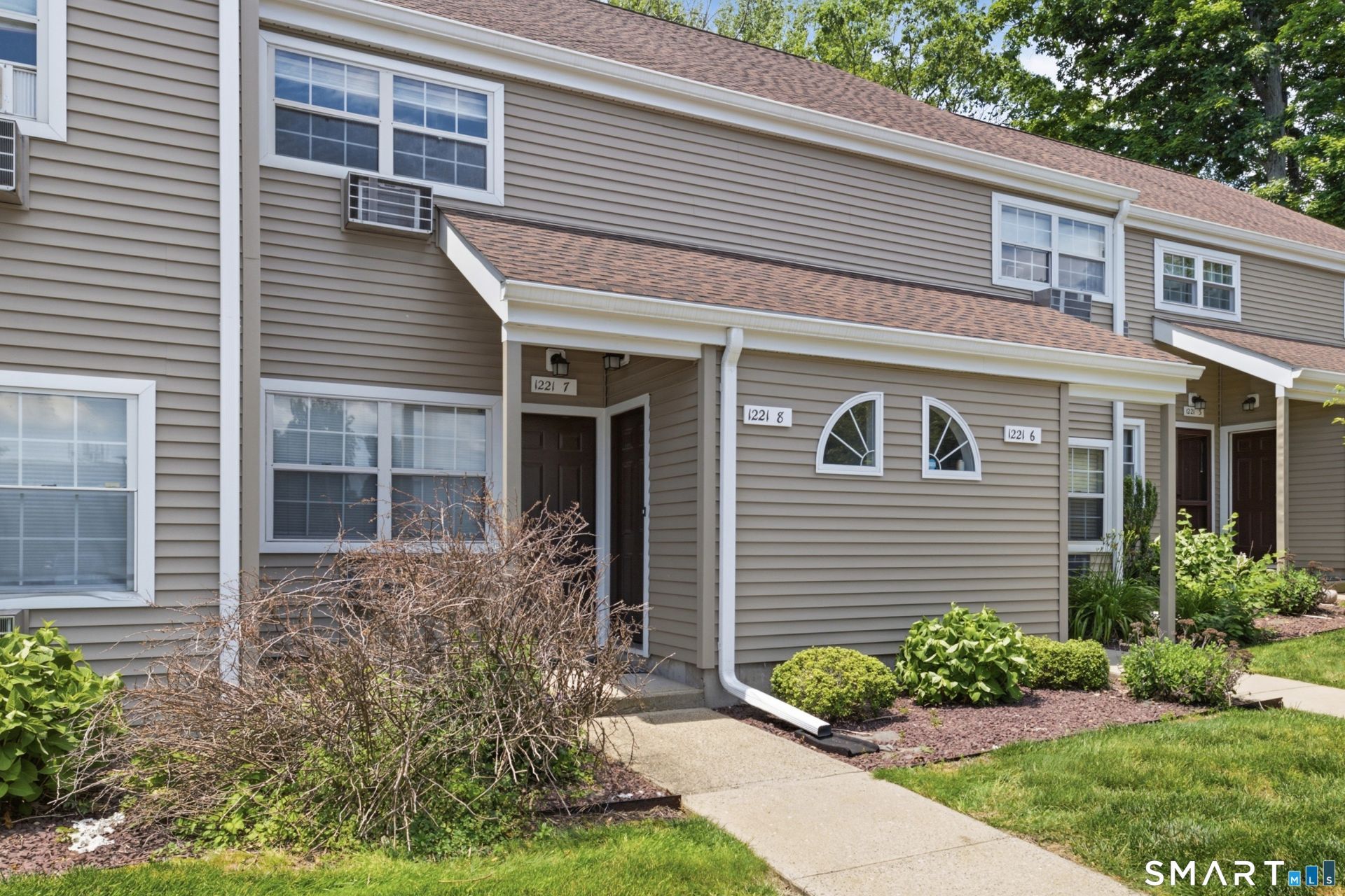 1221 Washington, Unit 8, Middletown, CT 06457 Main Photo