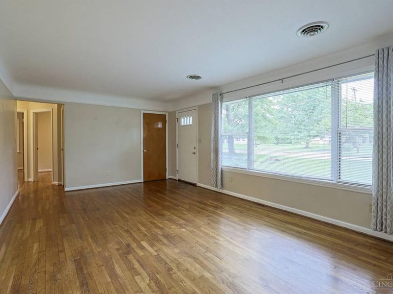 105 N Lebanon Road, Loveland, OH 45140 Photo 5