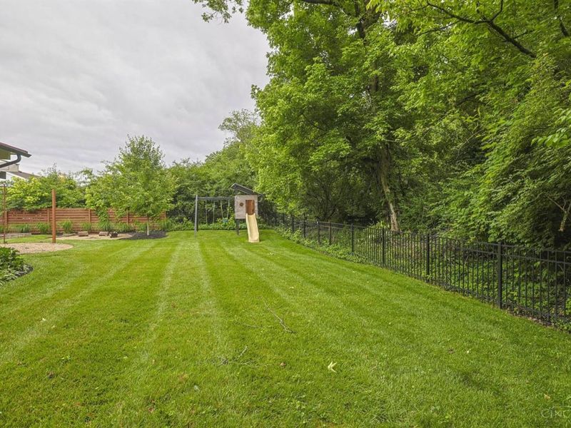 1215 Hollywood Avenue, Cincinnati, OH 45224 Photo 48