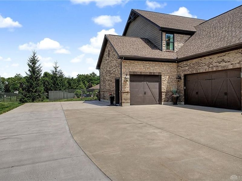 8223 Turning Leaf Crossing, Clearcreek Township, OH 45066 Photo 4