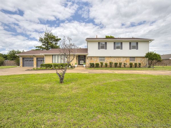 1201 E 4th Street , Okmulgee, OK 74447