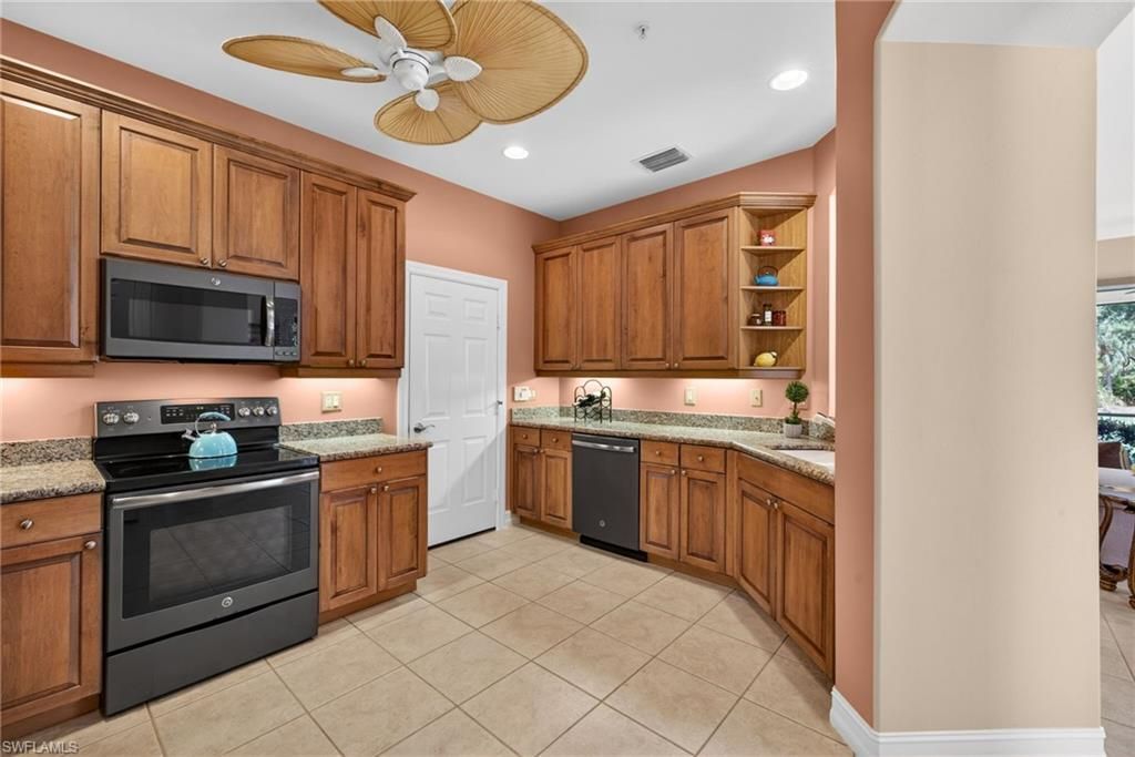 2638 Bolero Dr, Unit 401, Naples, FL 34109 Photo
