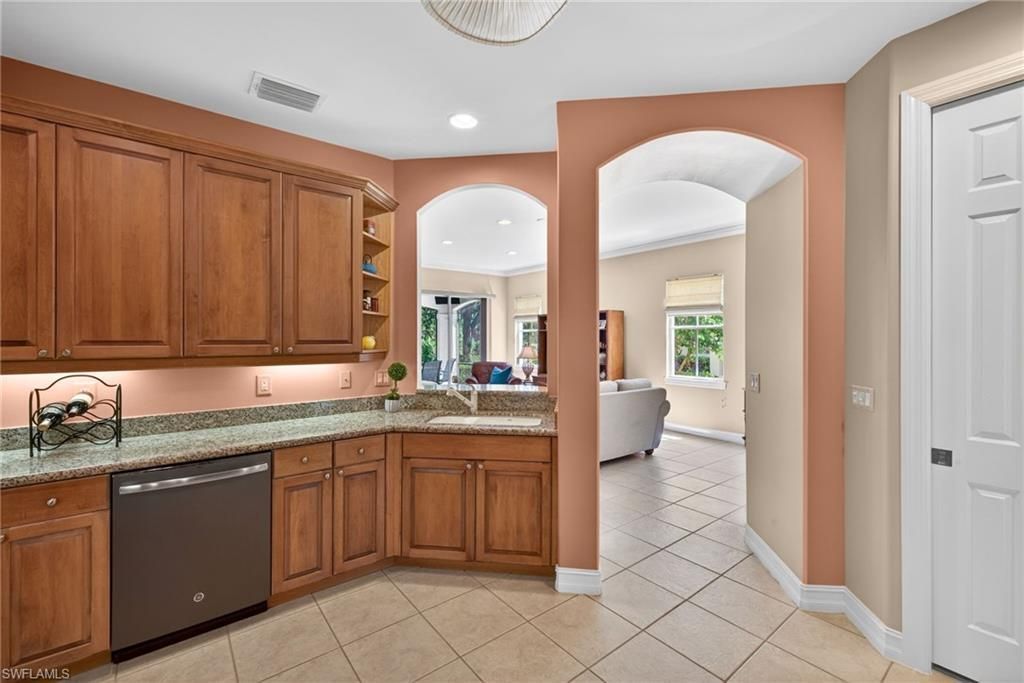 2638 Bolero Dr, Unit 401, Naples, FL 34109 Photo