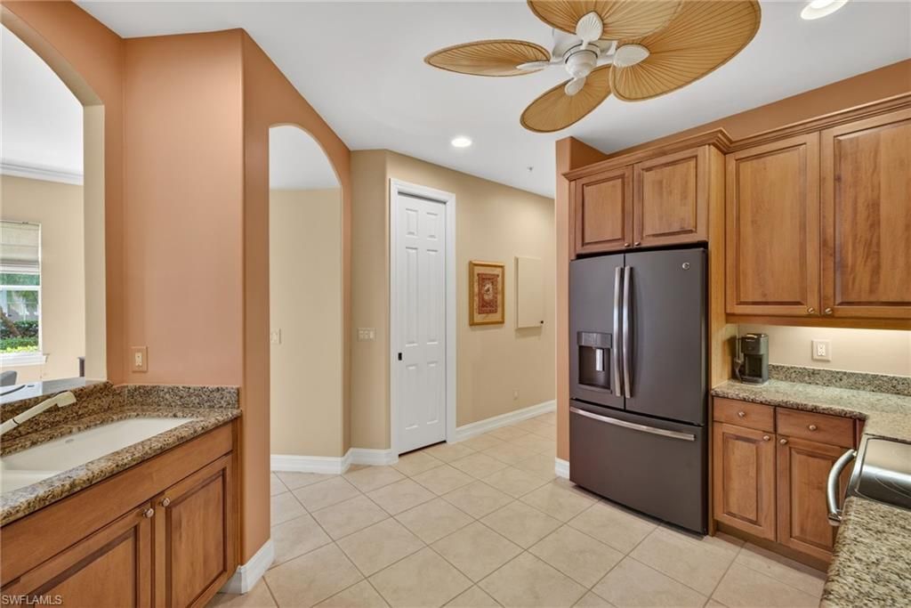 2638 Bolero Dr, Unit 401, Naples, FL 34109 Photo