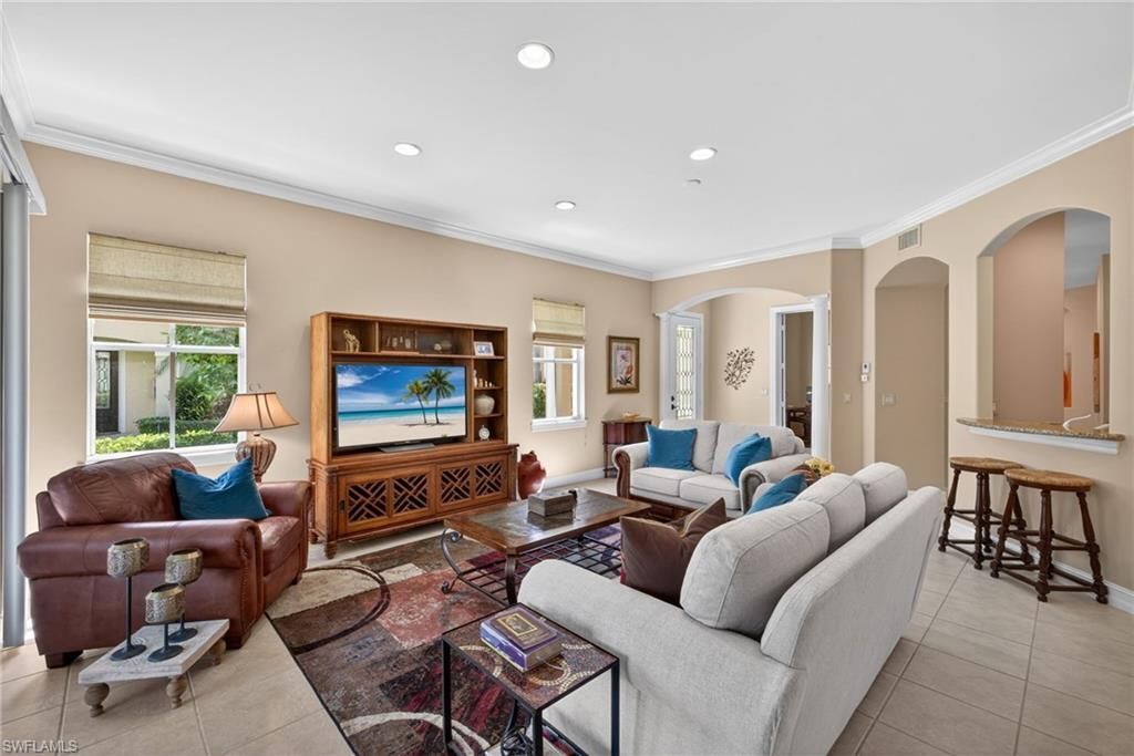 2638 Bolero Dr, Unit 401, Naples, FL 34109 Photo