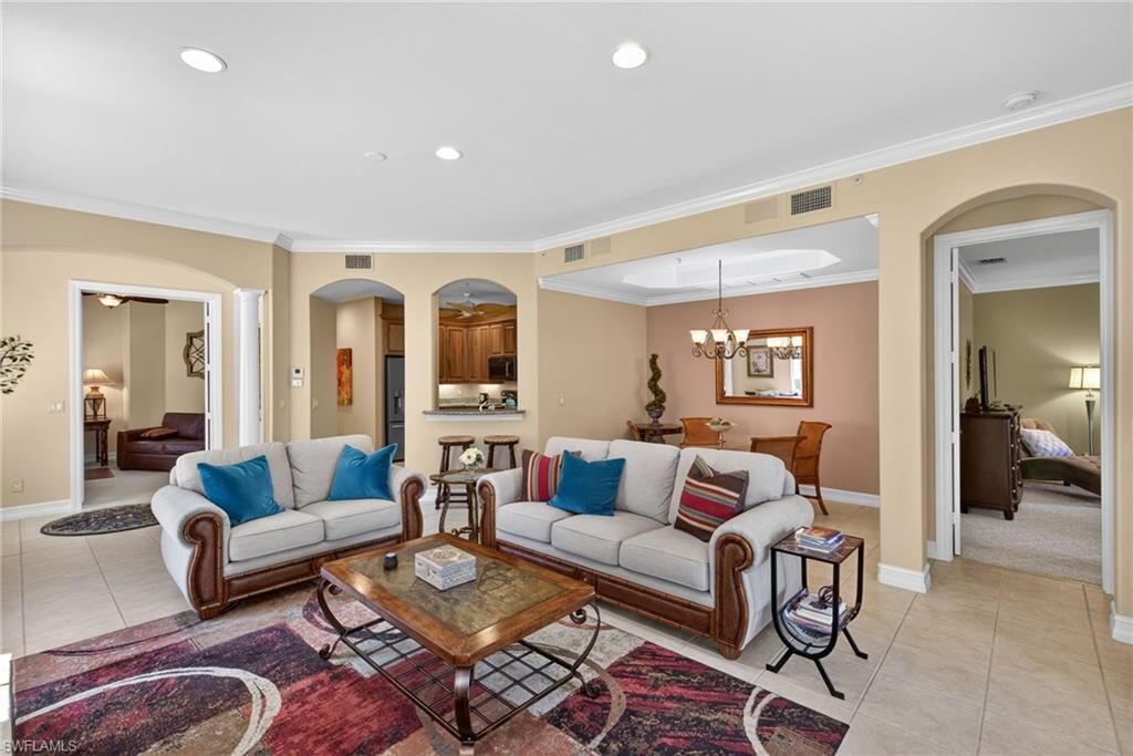 2638 Bolero Dr, Unit 401, Naples, FL 34109 Photo