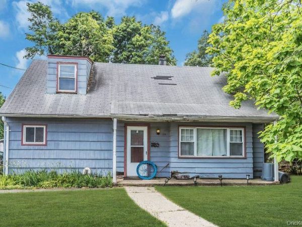 173 Denton Place , Roosevelt, NY 11575