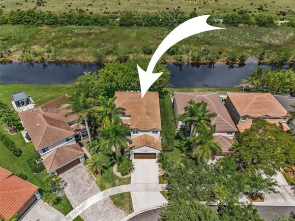 1581 Winterberry Ln, Weston, FL 33327