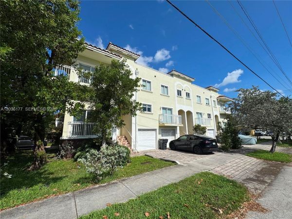 820 N 17th Ave, Hollywood, FL 33020