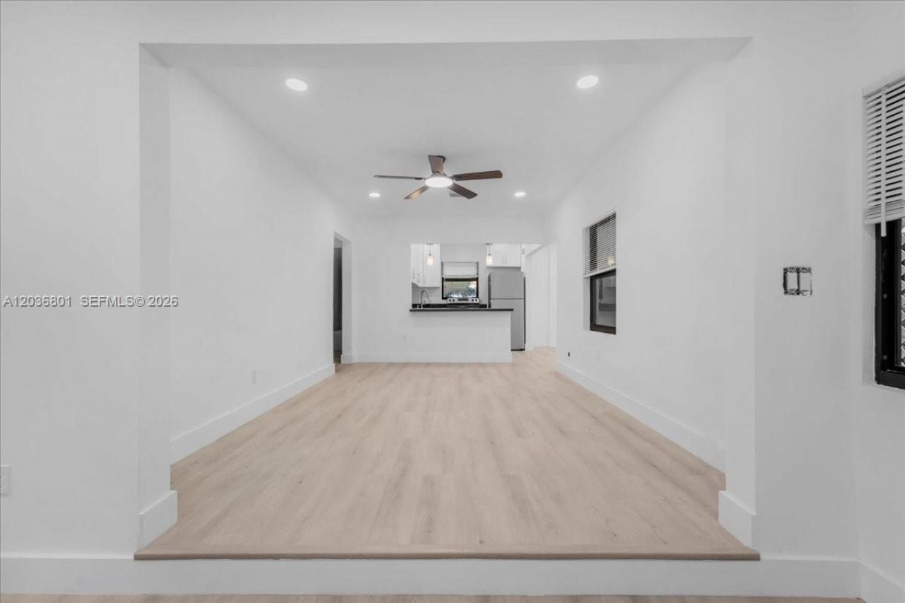 5220 SW 6th St , Miami, FL 33134 Photo