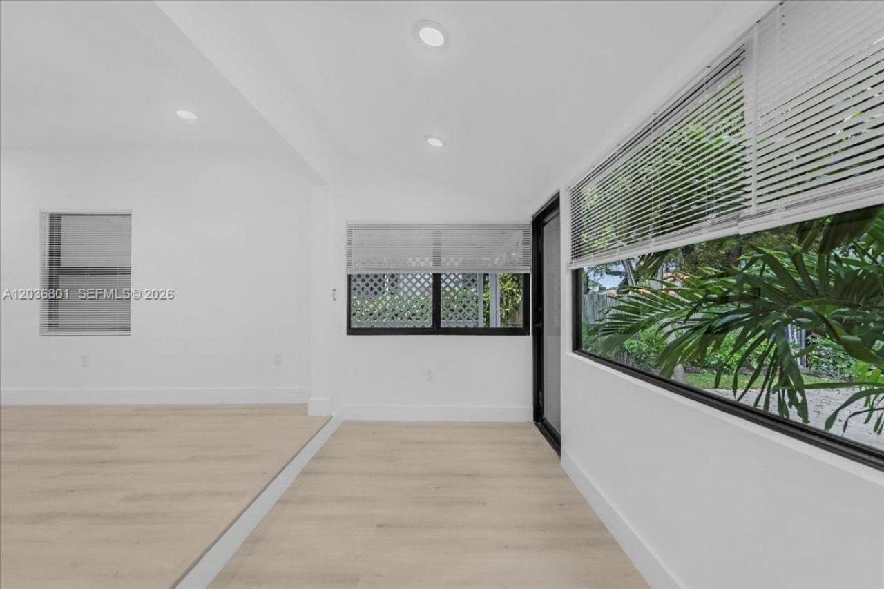 5220 SW 6th St , Miami, FL 33134 Photo
