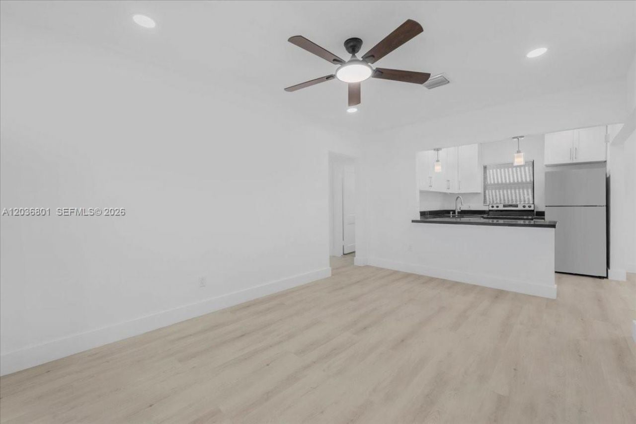 5220 SW 6th St , Miami, FL 33134 Photo