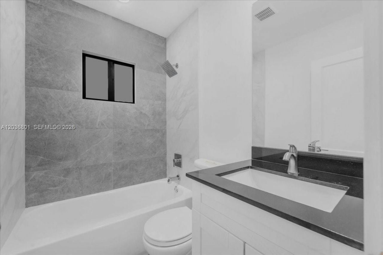 5220 SW 6th St , Miami, FL 33134 Photo