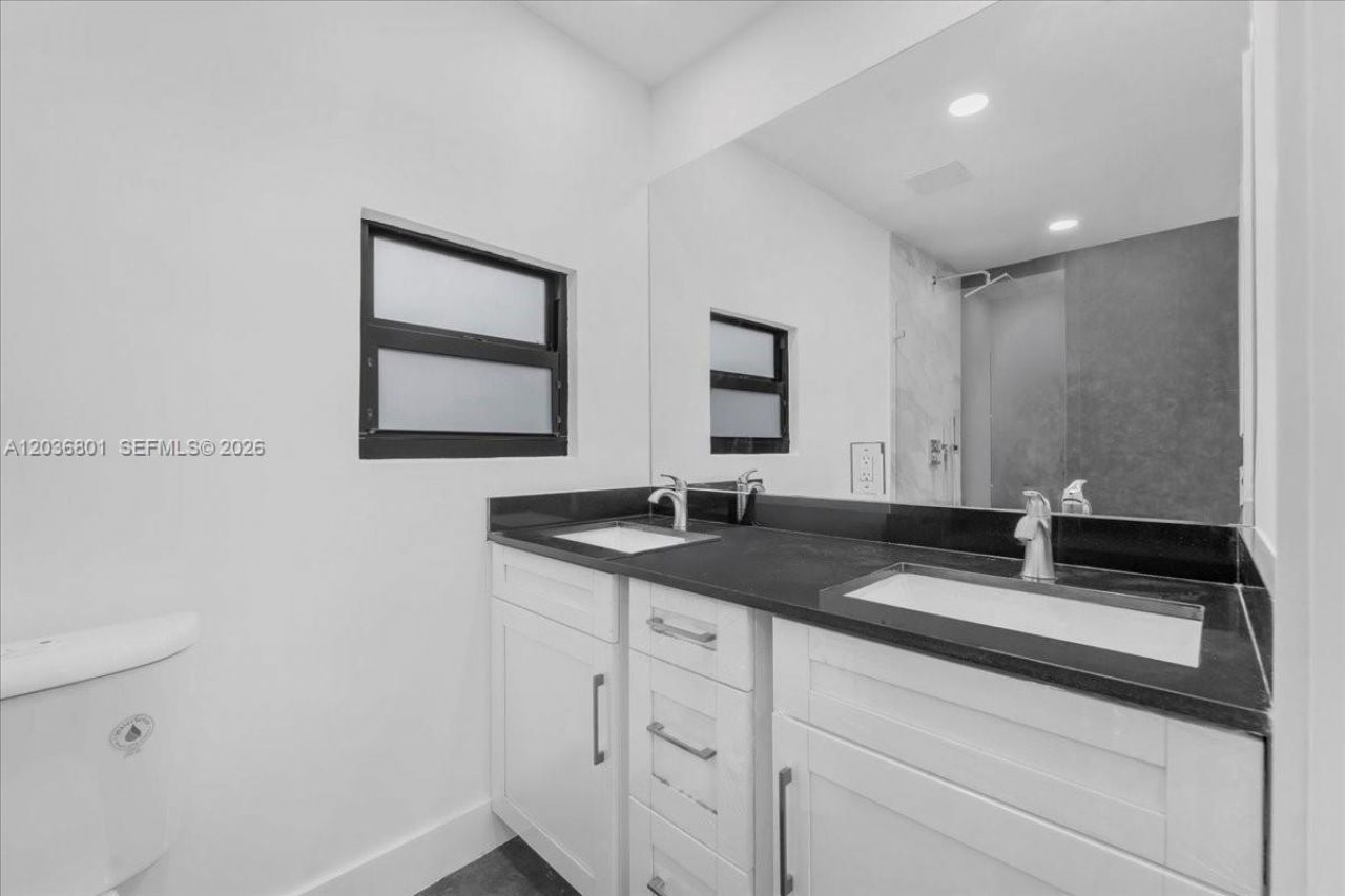 5220 SW 6th St , Miami, FL 33134 Photo