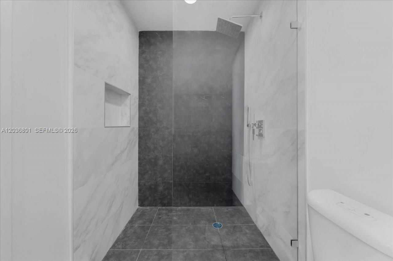 5220 SW 6th St , Miami, FL 33134 Photo