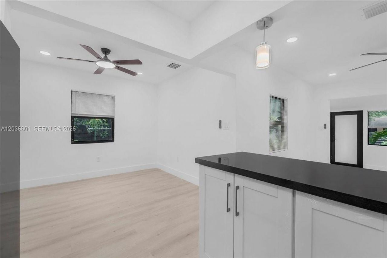 5220 SW 6th St , Miami, FL 33134 Photo